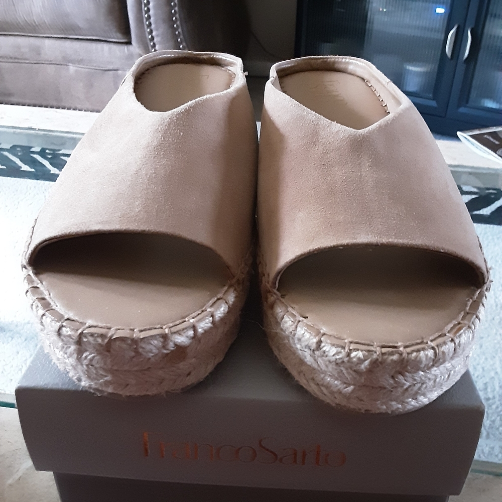 Sandles
